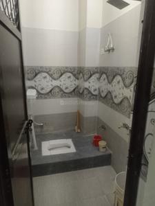 Bathroom Image of 1200 Sq.ft 2 BHK Independent House for rent in Gomti Nagar Lucknow for Rs. 12000