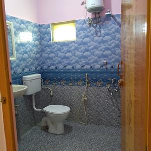 Bathroom Image of 1200 Sq.ft 2 BHK Builder Floor for rent in Shanthi Nagar West Hosur for Rs. 14000