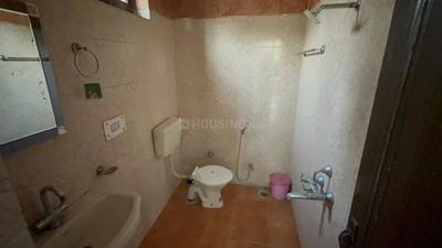 Bathroom Image of 2650 Sq.ft 3 BHK Villa for rent in DARSHAN VILLA, Dalanwala Dehradun for Rs. 90000
