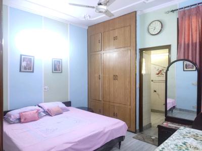 Bedroom Image of 1800 Sq.ft 3 BHK Builder Floor for sale in Tri Nagar New Delhi for Rs. 18000000