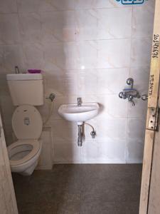Bathroom Image of 524 Sq.ft 1 BHK Apartment / Flat for rent in Atlantaa Enclave, Shilphata Thane for Rs. 8000