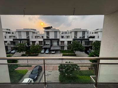 Balcony Image of 6168 Sq.ft 4.5 BHK Villa for sale in Godrej Golf Links Villas, Jaypee Greens Greater Noida for Rs. 140000000