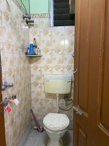 Bathroom Image of 650 Sq.ft 3 BHK Apartment / Flat for sale in Kalighat Kolkata for Rs. 5500000