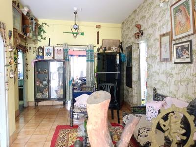 Living Room Image of 1000 Sq.ft 2 BHK Builder Floor for sale in Tollygunge Kolkata for Rs. 4800000