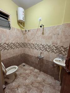 Bathroom Image of 1000 Sq.ft 2 BHK Apartment / Flat for rent in Marathahalli Bengaluru for Rs. 25000