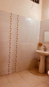 Bathroom Image of 1300 Sq.ft 3 BHK Builder Floor for rent in Sector 57 Gurgaon for Rs. 40000