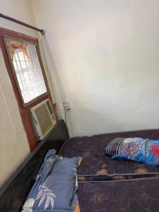 Bedroom Image of 550 Sq.ft 1.5 BHK Builder Floor for rent in DDA LIG Flats Pocket E, Dilshad Garden New Delhi for Rs. 20000