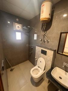 Bathroom Image of 700 Sq.ft 1 BHK Apartment / Flat for rent in Bhai Randhir Singh Nagar Ludhiana for Rs. 15000