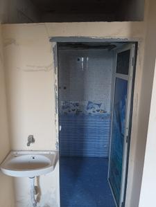 Bathroom Image of 500 Sq.ft 1 BHK Apartment / Flat for rent in Shelu Thane for Rs. 3500