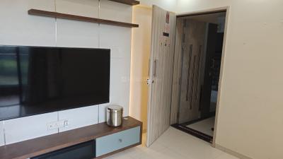 Living Room Image of 800 Sq.ft 2 BHK Apartment / Flat for rent in Kohinoor Sapphire II, Tathawade Pune for Rs. 30000