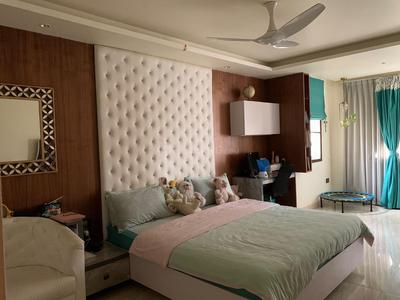 Bedroom Image of 3800 Sq.ft 3 BHK Penthouse for sale in Oakyard Apartment, Jayanagar Bengaluru for Rs. 55000000