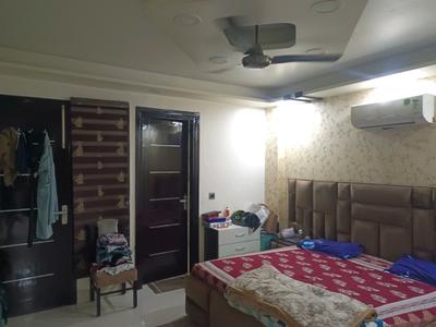 Bedroom Image of 1800 Sq.ft 3 BHK Builder Floor for sale in KG-III New Delhi for Rs. 32500000