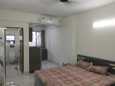 Bedroom Image of 370 Sq.ft 1 RK Apartment / Flat for rent in DLF Capital Greens Phase 1 And 2, Karampura New Delhi for Rs. 23000