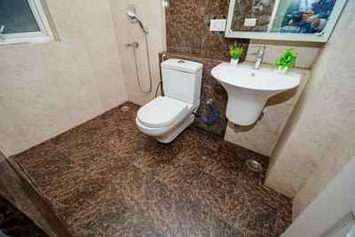 Bathroom Image of 1900 Sq.ft 3 BHK Apartment / Flat for sale in Shree Vardhman Victoria, Sector 70 Gurgaon for Rs. 23000000