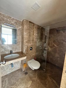 Bathroom Image of 950 Sq.ft 2 BHK Apartment / Flat for sale in Khar West Mumbai for Rs. 37500000