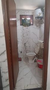Bathroom Image of 300 Sq.ft 1 RK Builder Floor for rent in RWA Lajpat Nagar 4 Colonies, Lajpat Nagar New Delhi for Rs. 16500