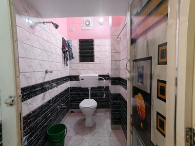 Bathroom Image of 750 Sq.ft 2 BHK Apartment / Flat for sale in Baghajatin Kolkata for Rs. 2950000
