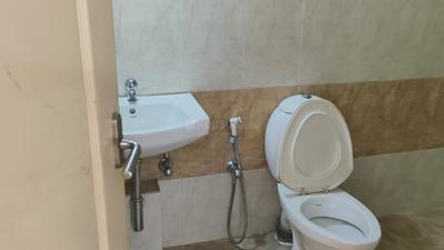 Bathroom Image of 1700 Sq.ft 3 BHK Apartment / Flat for rent in Vaishnavi Nakshatra, Yeswanthpur Bengaluru for Rs. 47000