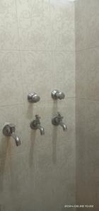 Bathroom Image of 700 Sq.ft 2 BHK Builder Floor for rent in Shantipuram Allahabad for Rs. 7000