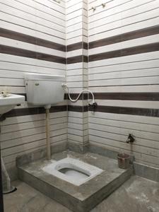Common Bathroom Image of 558 Sq.ft 2 BHK Apartment / Flat for sale in DLF Ankur Vihar Ghaziabad for Rs. 1500000