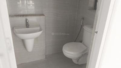 Bathroom Image of 500 Sq.ft 1 BHK Apartment / Flat for rent in Runwal Gardens, Dombivli East Thane for Rs. 12000