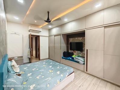 Bedroom Image of 2500 Sq.ft 5 BHK Apartment / Flat for sale in Darshanam Club Life, Undera Vadodara for Rs. 25000000
