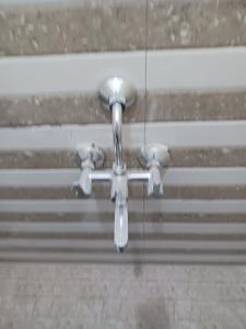 Bathroom Image of 600 Sq.ft 2 BHK Independent House for rent in Hebbal Bengaluru for Rs. 19000