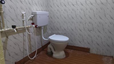 Bathroom Image of 625 Sq.ft 1 BHK Apartment / Flat for rent in Andalpuram Madurai for Rs. 11000