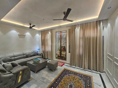 Bedroom Image of 1950 Sq.ft 3 BHK Builder Floor for sale in Patel Nagar New Delhi for Rs. 27000000