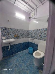 Bathroom Image of 900 Sq.ft 2 BHK Builder Floor for sale in Lajpat Nagar New Delhi for Rs. 16500000