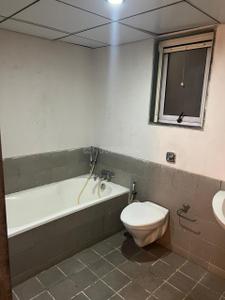 Bathroom Image of 2350 Sq.ft 4 BHK Apartment / Flat for sale in Waterfront Condominiums, Kalyani Nagar Pune for Rs. 38000000