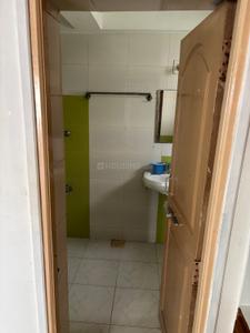 Bathroom Image of 1500 Sq.ft 1.5 BHK Apartment / Flat for rent in Race Course Vadodara for Rs. 30000