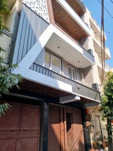 Building Image of 900 Sq.ft 3 BHK Builder Floor for sale in Uttam Nagar New Delhi for Rs. 8500000