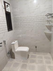 Bathroom Image of 1200 Sq.ft 3 BHK Independent House for rent in Vasant Kunj New Delhi for Rs. 90000