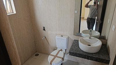 Bathroom Image of 1761 Sq.ft 3 BHK Apartment / Flat for sale in Ansals Highland Park, Sector 103 Gurgaon for Rs. 17400000