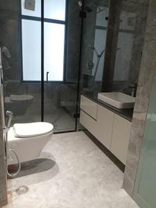 Bathroom Image of 2700 Sq.ft 4.5 BHK Builder Floor for rent in South City Floors 1, Sector 41 Gurgaon for Rs. 130000
