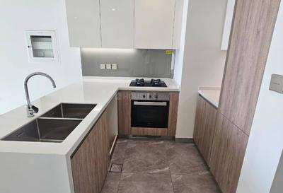 Kitchen Image of 964 Sq.ft 2 BHK Apartment / Flat for rent in Business Bay Dubai for Rs. 346667