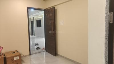 Living Room Image of 550 Sq.ft 1 BHK Apartment / Flat for rent in Earth Vintage, Dadar West Mumbai for Rs. 60000