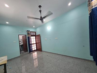 Bedroom Image of 1800 Sq.ft 2 BHK Builder Floor for rent in Krishna Nagar Lucknow for Rs. 25000