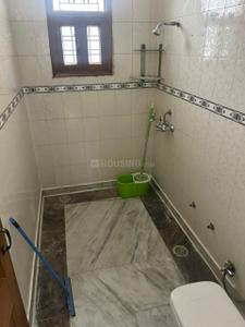 Bathroom Image of 1750 Sq.ft 2 BHK Builder Floor for rent in Sector 46 Gurgaon for Rs. 34000