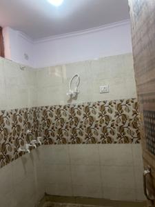 Bathroom Image of 1150 Sq.ft 2 BHK Apartment / Flat for rent in Omicron III Greater Noida for Rs. 18000