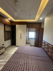 Bedroom Image of 1200 Sq.ft 3 BHK Builder Floor for rent in Vivek Vihar New Delhi for Rs. 60000
