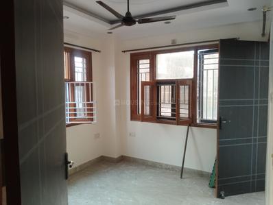 Bedroom Image of 826 Sq.ft 2 BHK Builder Floor for rent in Preet Vihar New Delhi for Rs. 16000