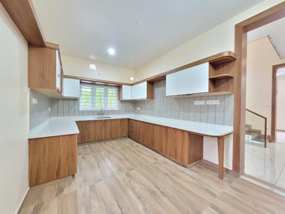 Kitchen Image of 500 Sq.ft 3.5 BHK Apartment / Flat for sale in Kakkanad Kochi for Rs. 1050000