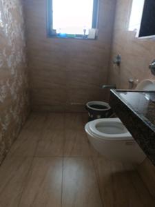 Common Bathroom Image of 1000 Sq.ft 2 BHK Apartment / Flat for sale in Amanora Gold Towers, Hadapsar Pune for Rs. 11000000