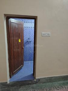 Bedroom Image of 900 Sq.ft 2 BHK Builder Floor for rent in Phool Bagan Kolkata for Rs. 22000