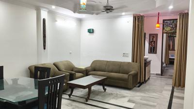 Living Room Image of 1000 Sq.ft 2 BHK Builder Floor for rent in Lajpat Nagar New Delhi for Rs. 46500