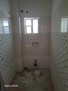 Bathroom Image of 880 Sq.ft 2 BHK Apartment / Flat for sale in Purba Putiary Kolkata for Rs. 4840000