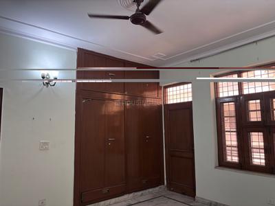 Bedroom Image of 3000 Sq.ft 3 BHK Builder Floor for rent in Sector 16 Faridabad for Rs. 35000