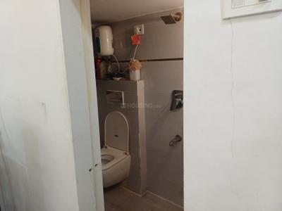 Bathroom Image of 250 Sq.ft 1 RK Apartment / Flat for rent in Powai Mumbai for Rs. 35000